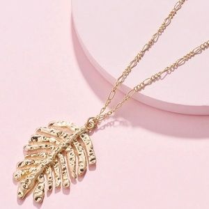 Long Gold Leaf Pendant Necklace NWT